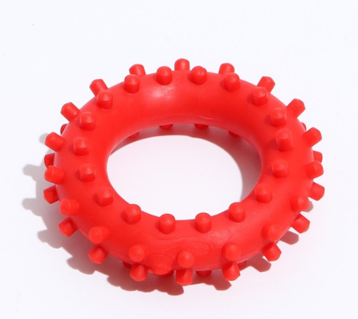 игрушка кольцо с шипами №1 5,6см красная